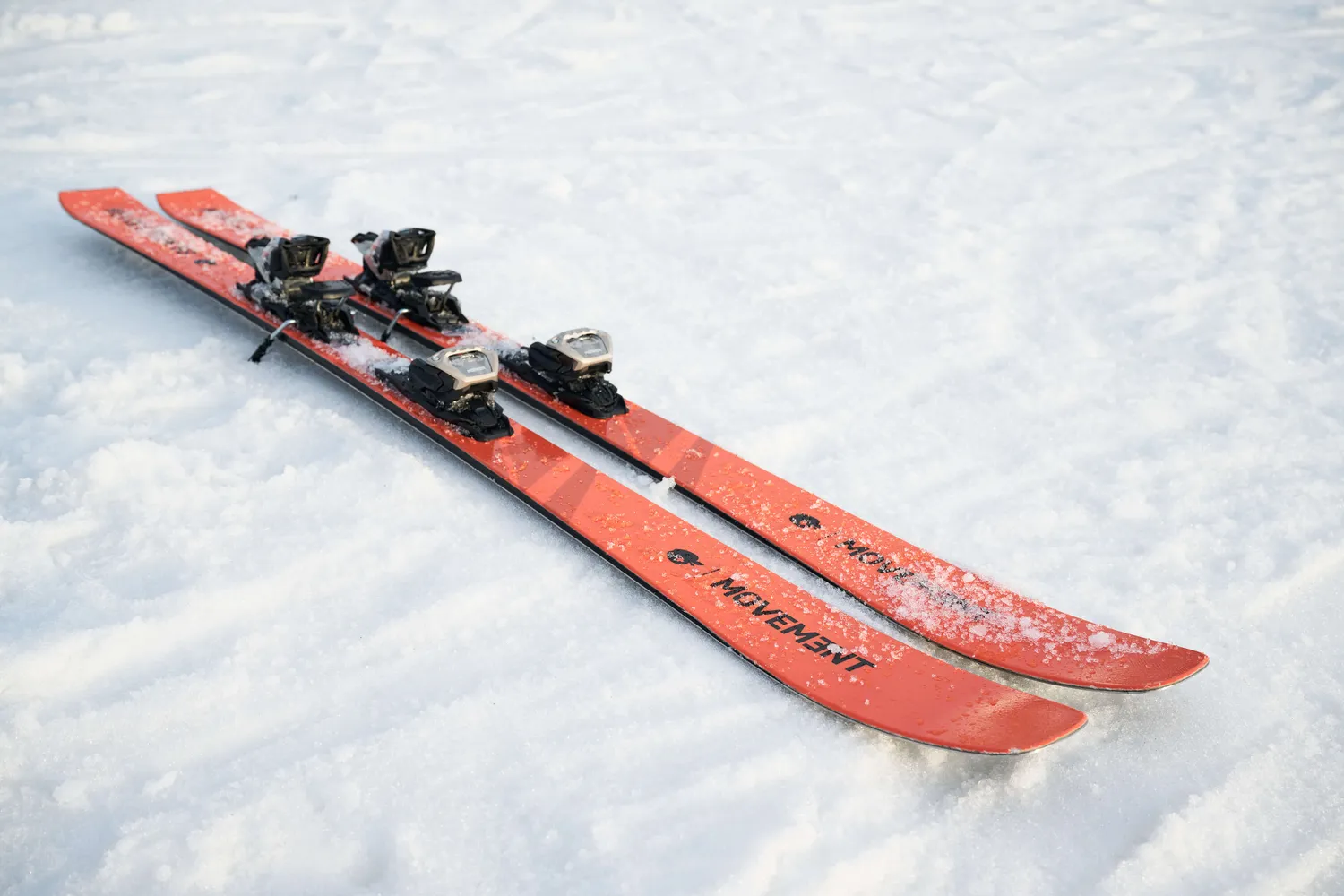 Movement Revolution 88 ski all-mountain piste