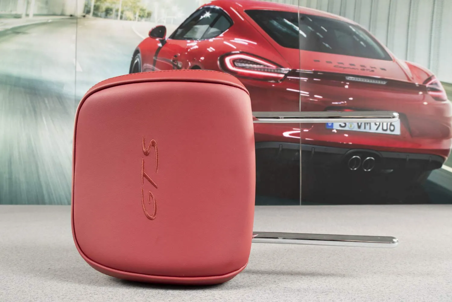 HEAD PORSCHE appuie-tête avant en cuir lisse rouge Macan GTS