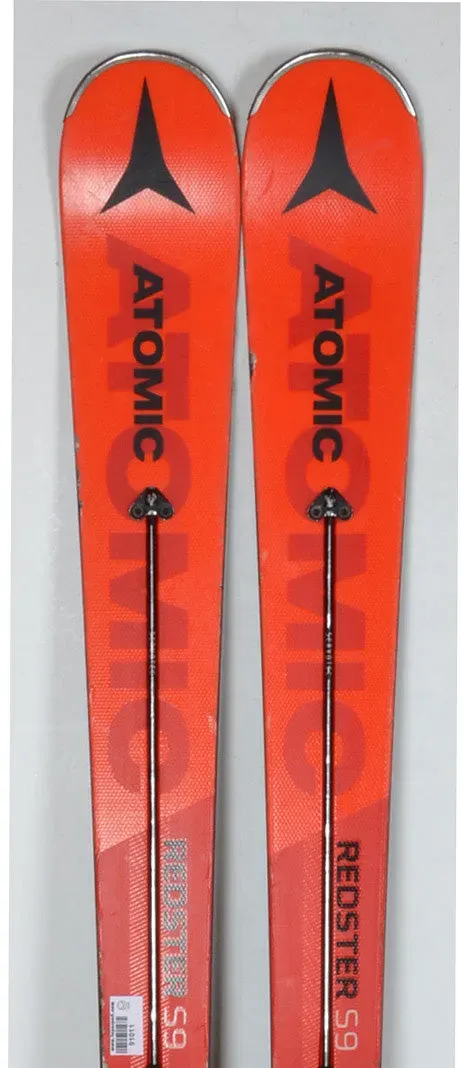 Atomic Redster S9 skis slalom