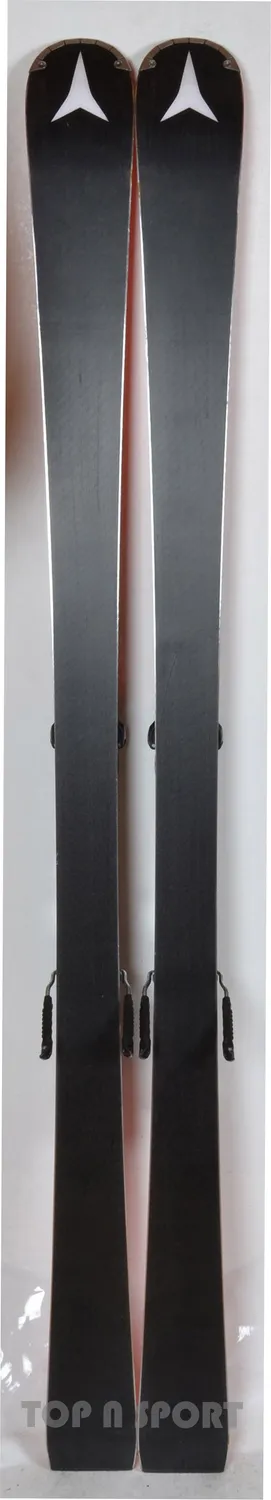 Atomic Redster S9 skis slalom
